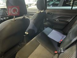 نيسان فيرسا